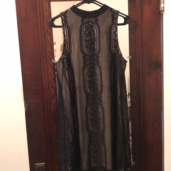 Dress - Picture 3 of 3